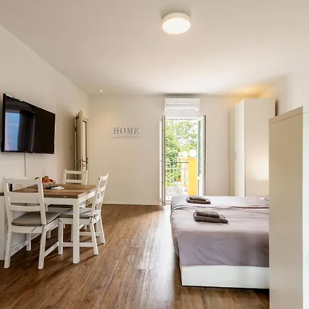 Magic Terrace With View דירה Stazzona